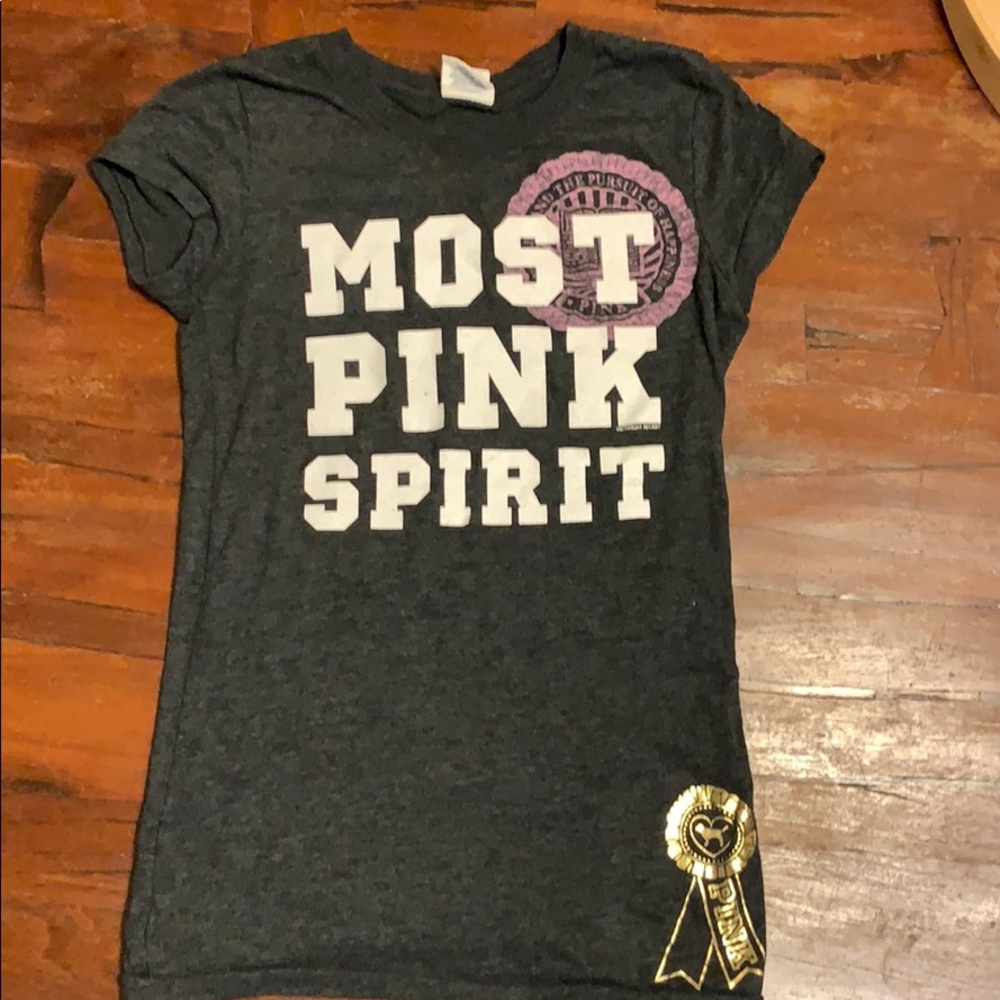 Victoria’s Secret Pink short sleeve t-shirt.